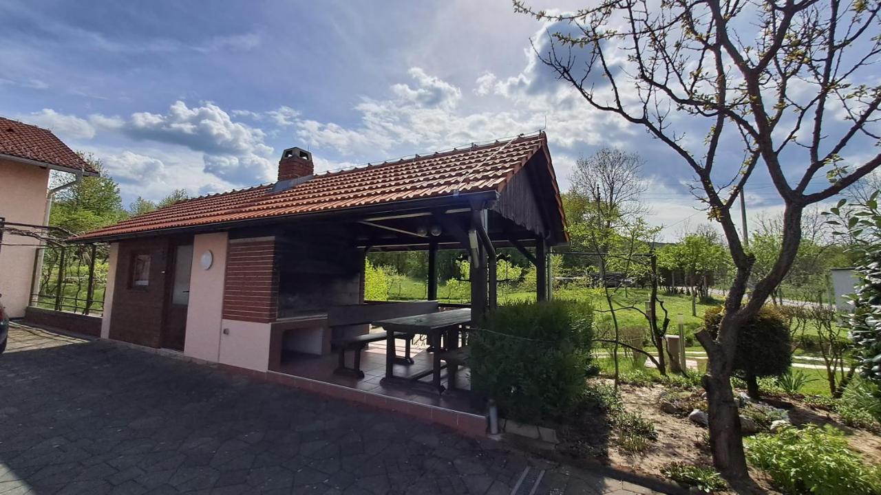 Family Puskaric Slunj Exterior foto