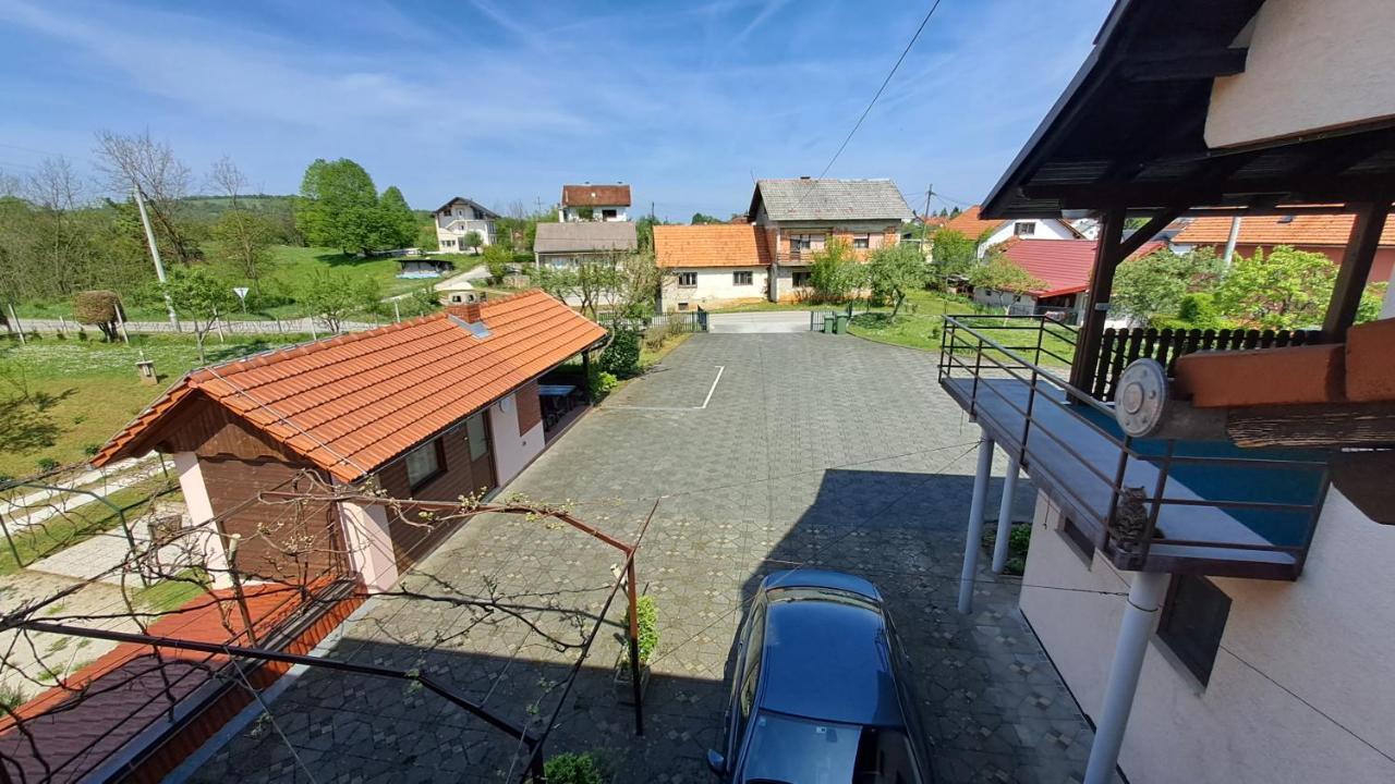 Family Puskaric Slunj Exterior foto